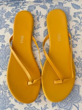 Tkees Lily Leather Flip Flops Sandals in Golden Mustard Yellow Size US 11